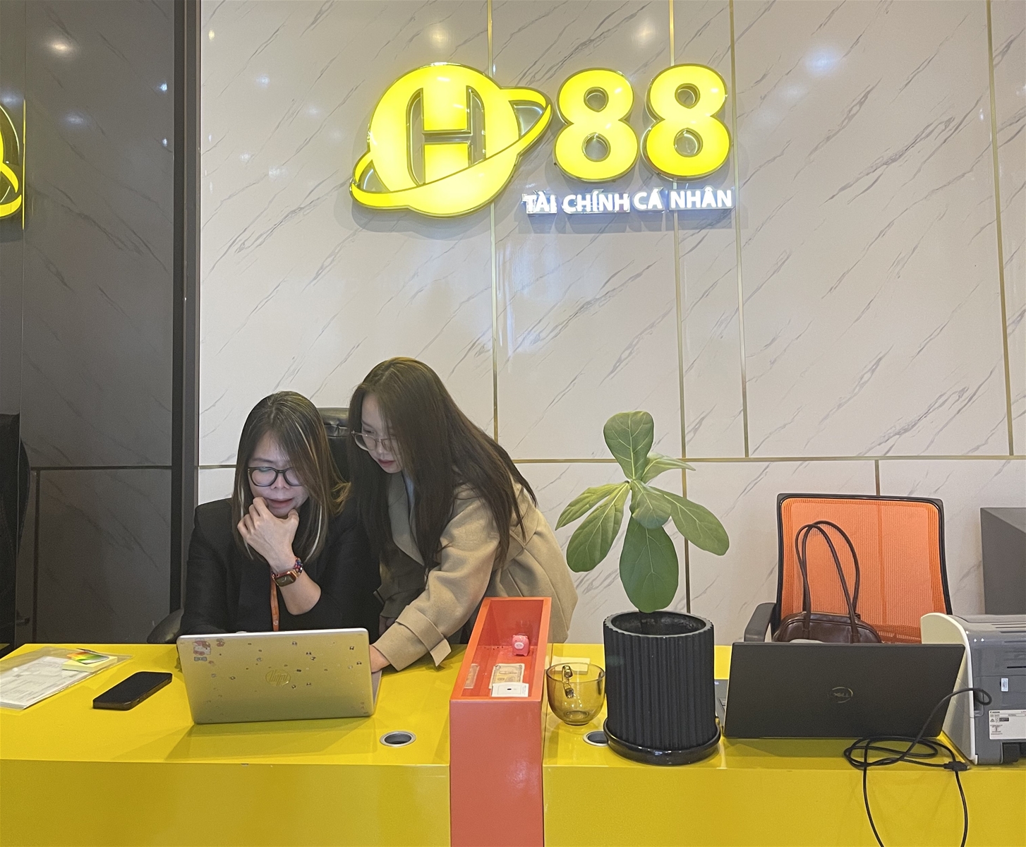 Morman giúp hàng ngàn cửa hàng cầm đồ tính lãi suất nhanh chóng, chính xác