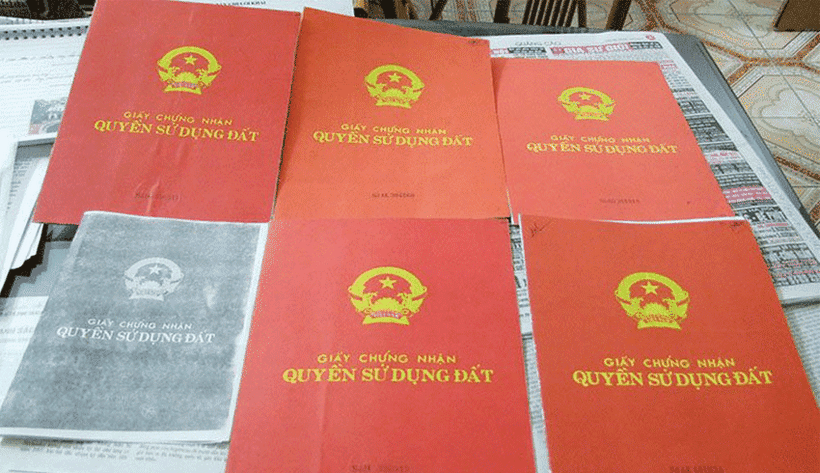 Sổ đỏ (Giấy chứng nhận quyền sử dụng đất) là loại giấy tờ liên quan đến quyền sử dụng đất và tài sản gắn liền với đất, chịu sự điều chỉnh của nhiều quy định pháp luật.